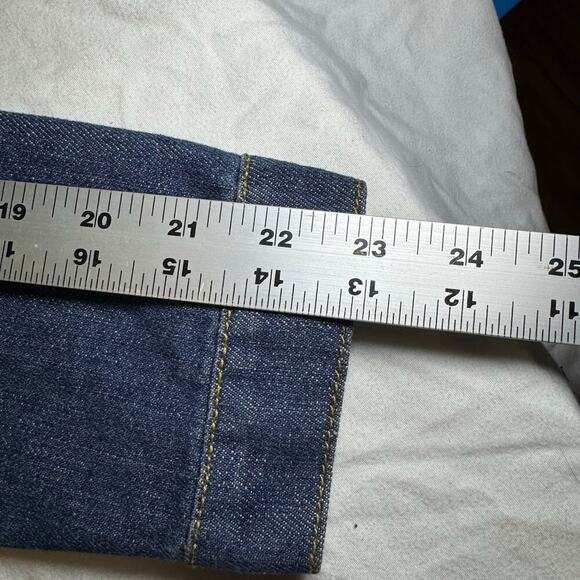 Women’s Cropped Denim Jacket. Size M - Picture 7 of 11